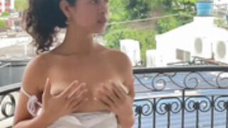 Baby_dash boobs in balcony