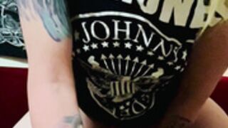 RedWillow9269 riding dildo slowmo