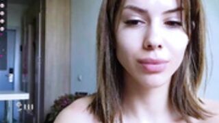 hottie_lola69 petite body, bulging cuntburger
