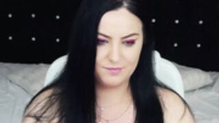 MissMazeStar1 tits out