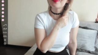 Milf Teasing In Leggings