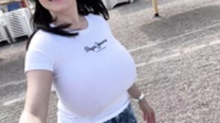 Busty_Ema beach flash 2