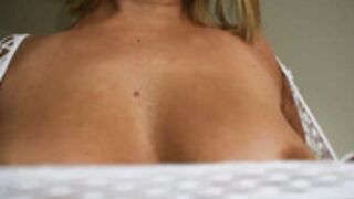 Manja - Titten und Nippel - Wichsanleitung