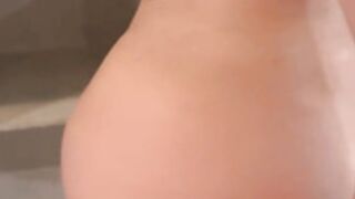 gracewearslace - new bg scene in kitchen