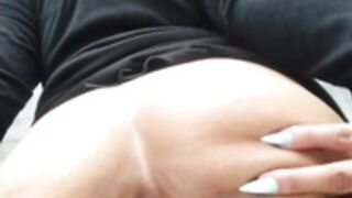Cam model farting