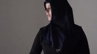 Sexy Muslim girl