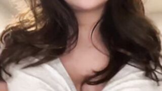 Rocket Reyna - Shows them titties