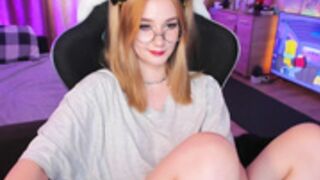 Katrina_George spanking her ass