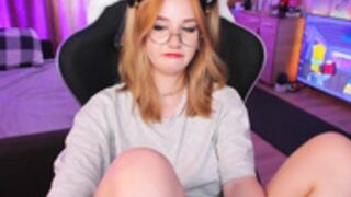 Katrina_George spanking her ass