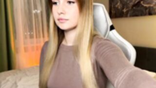 Blonde PAWG Cute_Siberian_Girl riding dildo on live