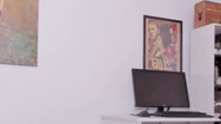 Gorgeous ginger lil_pumpkinpie using vibrator and dildo