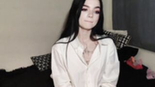 Stussy 211130 0705 CloseUpOpenPussy
