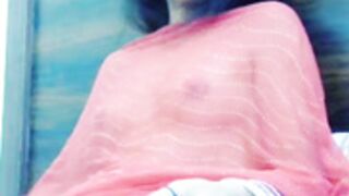 a_aliaa nude bath