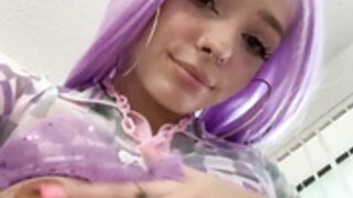 Babyfooji - showing off her body