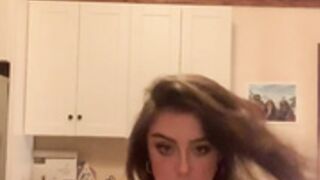Lolo Savo bra bounce