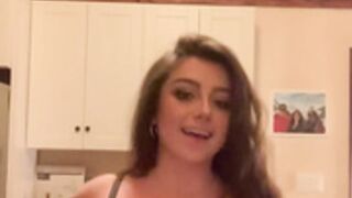 Lolo Savo bra bounce