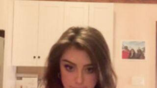 Lolo Savo bra bounce