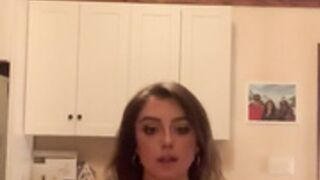 Lolo Savo bra bounce