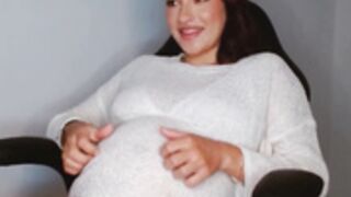 avawhite sexy pregnant belly 1