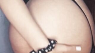 Erisonlyfans fingering butthole and vibrator