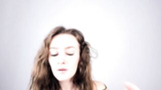 Parisa_coy bare back dance