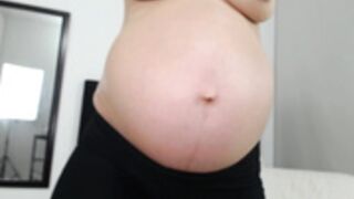 Hornysoffy19 pregnant fisting