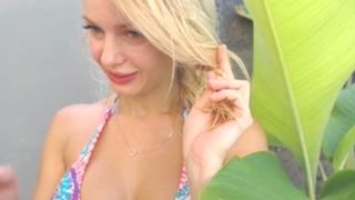 MFC Alywow on Bali, cumshow in hotelroom