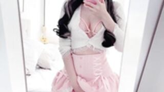 Hidori Rose: Creamy Pink Pussy and Intense Expressions