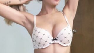 Sabrina Vaz stepsister roleplay