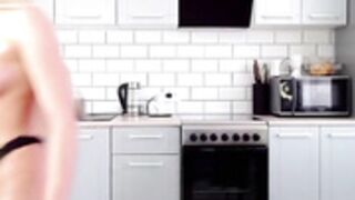 Ella__Sweety Kitchen show.