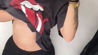 Karol Rosado - latina shows hers body in mirror