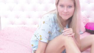 n@ughty_kitten__(10-22)_15:0:48