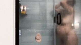 Pregnant Smashjackson/Ashlynn play w/ dildo in shower