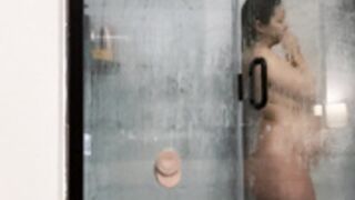Pregnant Smashjackson/Ashlynn play w/ dildo in shower