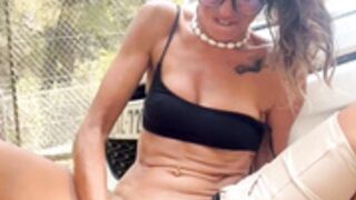 Amanilouve squirt