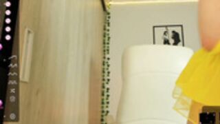 ShelbyHagen show pussy public showw