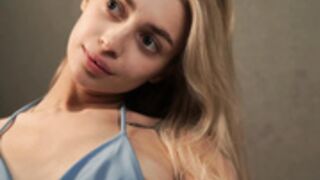 cuteelsa_ oops nipslip