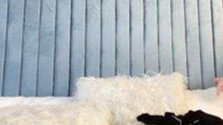 Sophie Dee masturbation