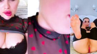 Big-ass---- does her ass