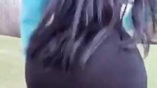 Nickiibaby walk away and twerk