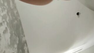 just_emmy sitting down on the cam