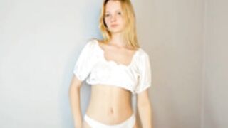 blonde cute model freeshow