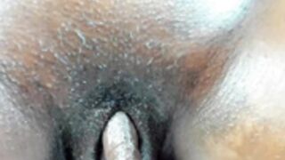 shannel_fit playing with her clit