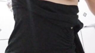 Amiga caliente en el baño