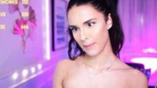 Cinnabellee perky boobs