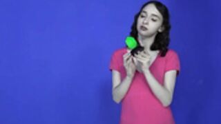 Vee bigger cuter better