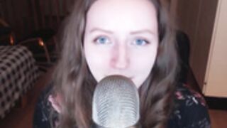 Thick chick moaning asmr