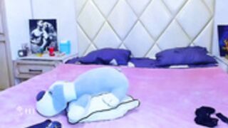 julia_becker sits tight and blinks sometimes