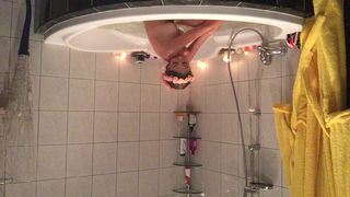 Fressia bathroom scene 1