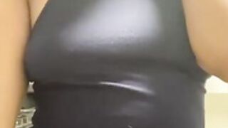 LilPhatty shows her titties